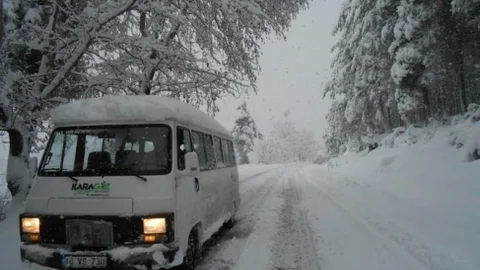 Dursunbey'de Eğitime Kar Engeli