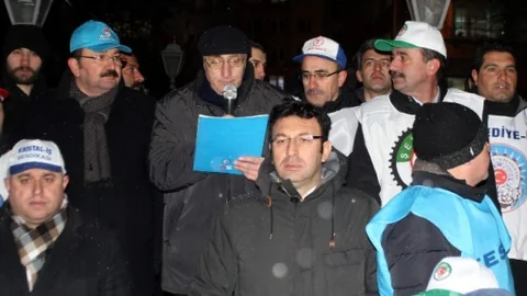 İşçiler Kıdem Tazminatı İçin Yürüdü