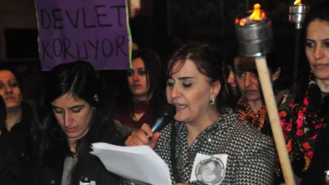 KESK'den Özgecan İçin Meşaleli Yürüyüş