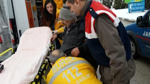 Donmak Üzere Bulunan Çobanın İmdadına Jandarma Yetişti