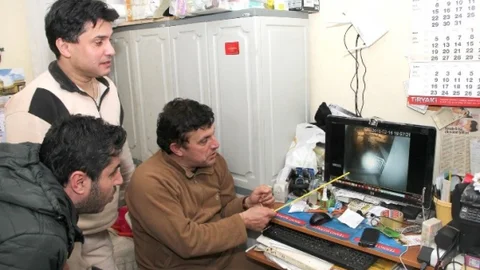 Kapalı Otelin Merdiveninde Esrarengiz Işıklı Cisim Merak Uyandırdı