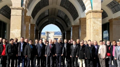 Fettah Tamince'den Antalya İçin Tartışılacak Benzetme