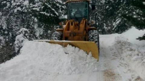 Yıldızeli'nde 118 Köy Yolu Ulaşıma Kapandı