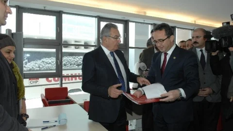 Deniz Baykal CHP'den Aday Adayı Oldu