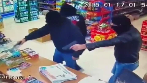 Pompacılar Silahlı Soygunculara Direndi