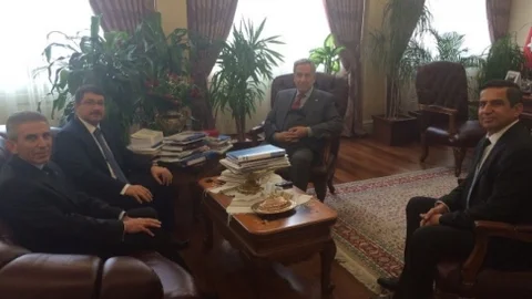 Başkan Çelik Ve Ziraat Odası Yöneticileri Ankara'da Başbakan Yardımcısı Arınç'la Buluştu