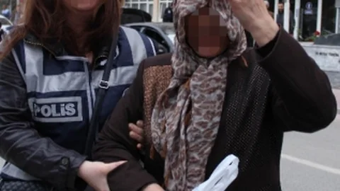 Bonzai Ve Uyuşturucu Hapla Yakalanan Kadın Suçunu İtiraf Etti