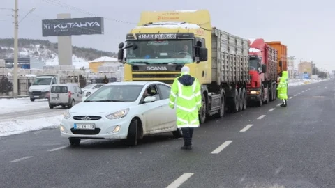 Kütahya'nın Çevre İllerde Bağlantısı 8 Saattir Kesik