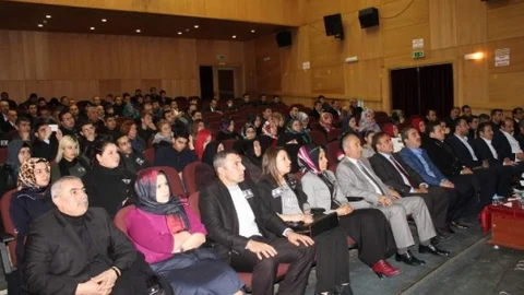 Özgecan'ı Anma Töreninde Duygulu Anlar Yaşandı