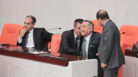 TBMM Genel Kurulu'nda Gerginlik Sürüyor