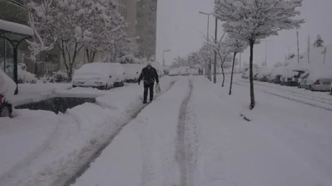 Kilis'te Yoğun Kar Yağışı Nedeniyle Okullar Tatil Edildi