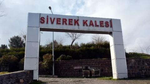 Tarihi Siverek Kalesi Tehlike Saçıyor