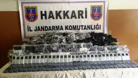Hakkâri'de Kaçak Cep Telefonu Operasyonu