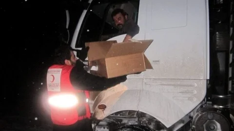 Kütahya AFAD'tan Mahsur Kalan Yolculara Kumanya