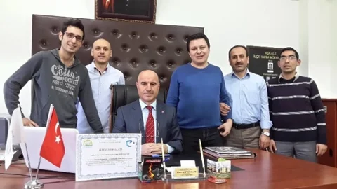 Vali Altıparmak Ödüllendirdi