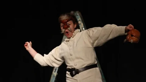 ''kıyıya Oturmanın Böylesi'' Adlı Oyun İzleyici İle Buluşacak