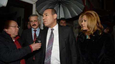 Sözlü Özgecan Aslan'ın Ailesini Ziyaret Ederek Başsağlığı Diledi