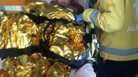 Altı Yaşındaki Cevdet Tedirgin Gözlerle Hastanede