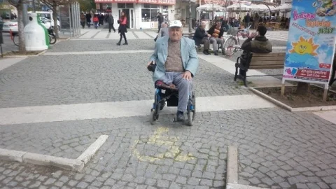 Özürlü Rampaları Ve Kaldırımlara Yapılan Parklara Ceza Yağdı