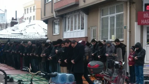 Eskişehir'de Zorlu Cuma Namazı