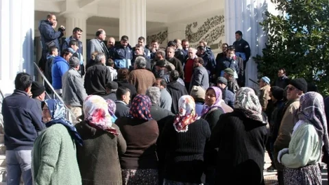Pazar Esnafına Mahalleli De Destek Verdi