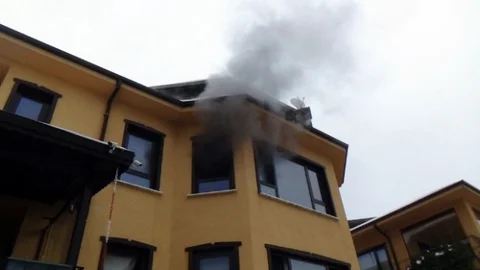 Arızalanan Buzdolabı Villayı Yaktı
