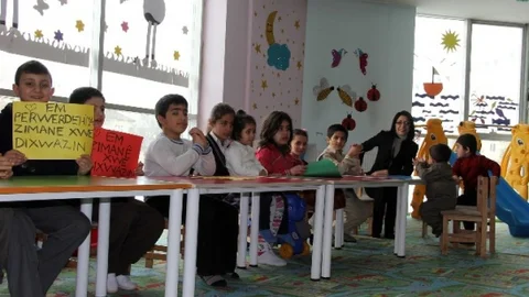 Van'da Anadil Günü Kutlaması