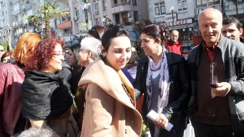 Figen Yüksekdağ'dan Özgecan'ın Ailesine Taziye Ziyareti