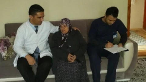 Başhekim Ergioğuz Hastaları Evlerinde Ziyaret Etti