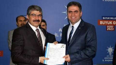 İbrahim Halil Fırat'ın Adaylık Başvurusu Gövde Gösterisine Dönüştü