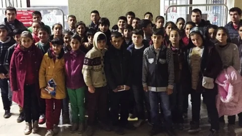 Royal Halı Çocukların Yüzünü Güldürmeye Devam Ediyor