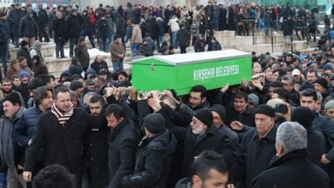 Enes Göz Yaşları Arasında Toprağa Verildi