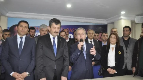 Hamdi Uçar Adaylık Dosyasını Zeki Tosun'a Teslim Etti