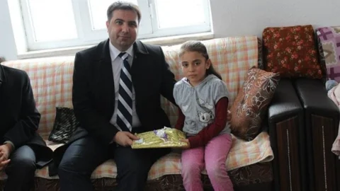 Kadışehri Kaymakamı Doğan'dan Başarılı Öğrencilerin Evine Ziyaret