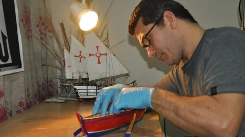 (Özel Haber) Fabrika İşçisi Sanat İçin Evini Atölyeye Çevirdi