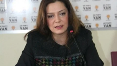 Özge Burak Değer AK Parti Van Milletvekili Aday Adaylığı İçin Başvurusunu Yaptı