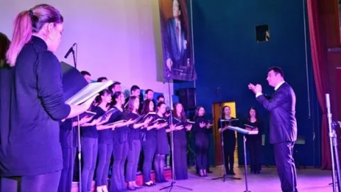 Tekirdağ'da Batı Ve Türk Ezgileri Konseri Sahnelendi