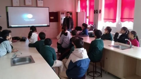 Öğrencilere Güvenli İnternet Anlatıldı