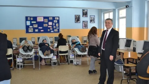 Öğretmen Ve Veliler Çerkezköy'de Kan Bağışında Bulundu