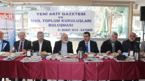 Yeni Akit STK'lar İle Bir Araya Geldi