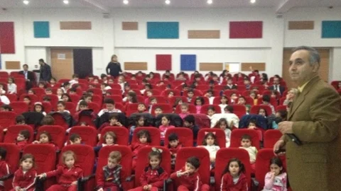 Minik Öğrencilere ‘Dalgalarla Dalga Geçmeyin' Konferansı