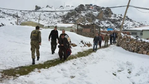 Mehmetçik 1,5 Yaşındaki Bebek İçin Seferber Oldu