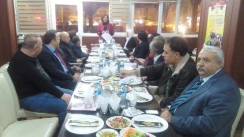 Iğdır'da Kansere Gülümse Derneğinin Toplantısı