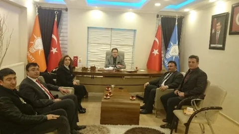 AK Parti Milletvekili Aday Adayı Serap Ağar Yakutiye Ve Aziziye İlçe Teşkilatlarını Ziyaret Etti
