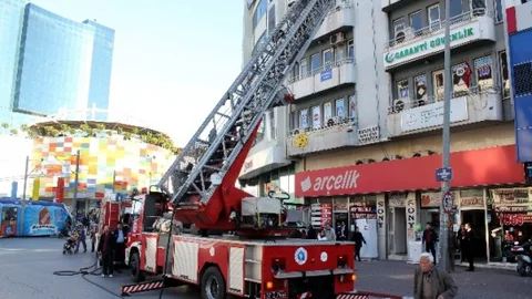 Tutuşan Gazete Kağıtları Yangına Neden Oldu