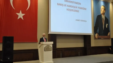 Rektör Ağırakça'dan 'barış Ve Kardeşlik' Yemeği