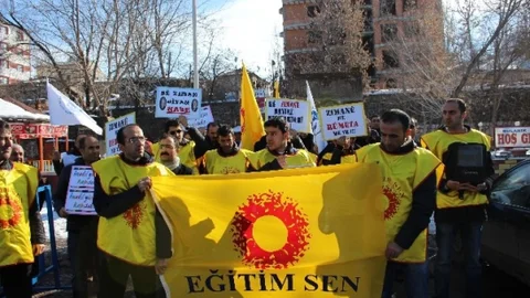Eğitim-Sen Bulanık Temsilciliği '21 Şubat Dünya Anadil Günü' İçin Basın Açıklaması Yaptı