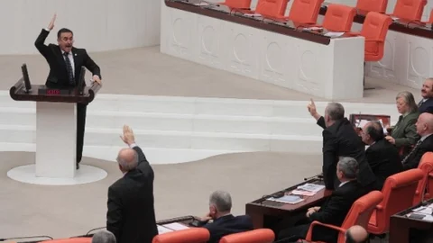 CHP'li Özkes İle AK Parti'li Korkmaz Arasında Belam Tartışması