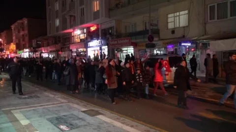 Körfezli Mhpliler Öldürülen Fırat Çakıroğlu İçin Yürüdü