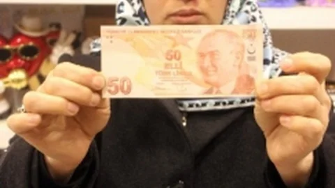 Esnafı Sahte Parayla Dolandırdılar